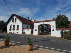 Hostinec Selský dvůr, Zbiroh